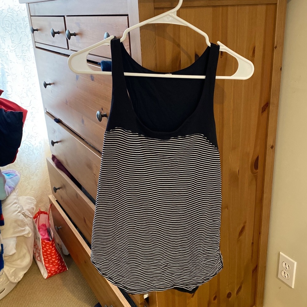 Lululemon workout top